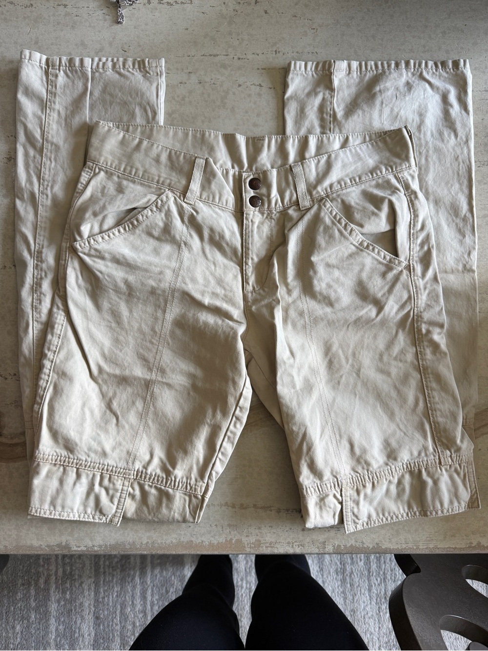 Vintage Mavi “Rachel” low waisted flare cargo pants in khaki, size 28/34